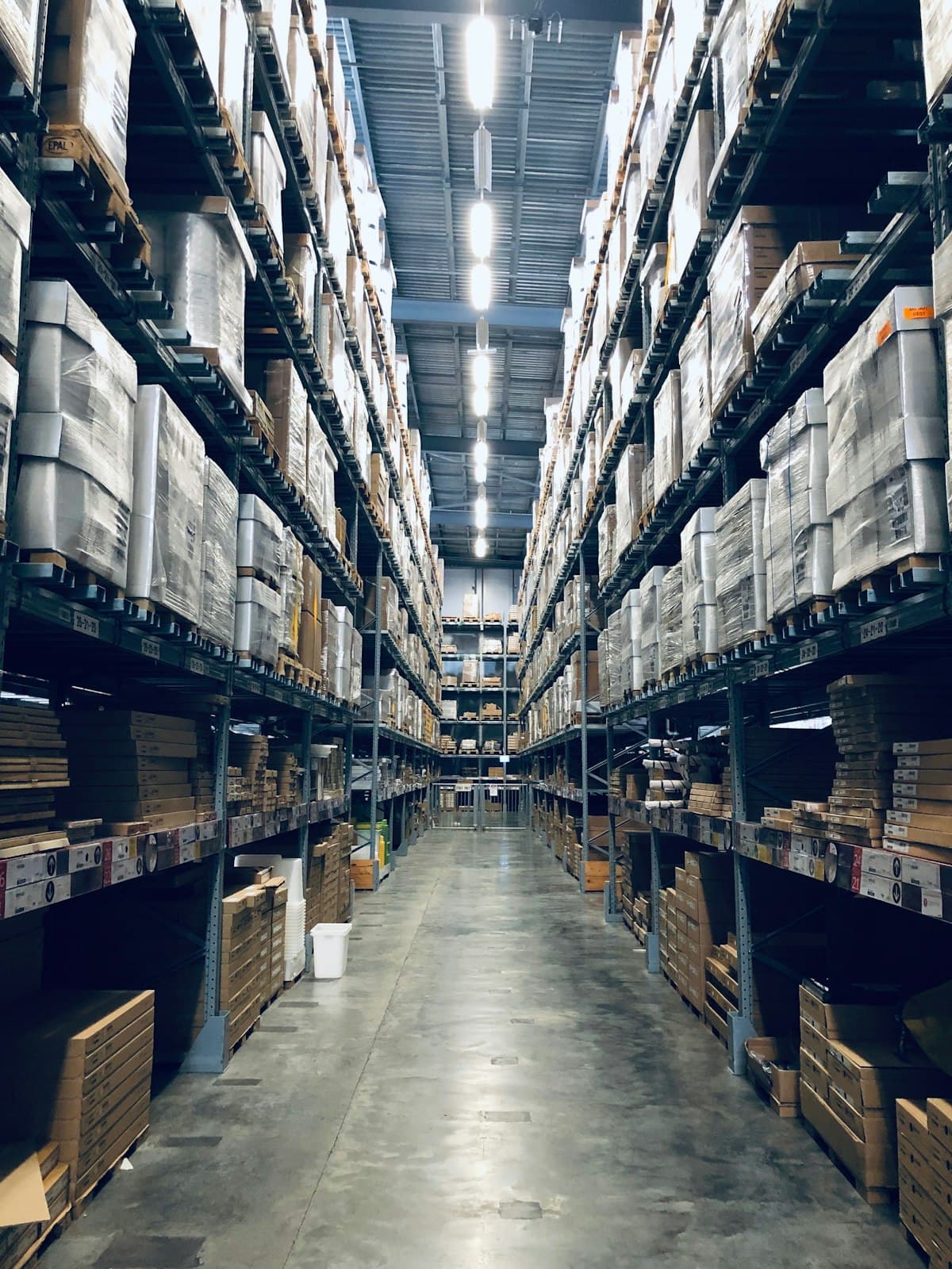 Warehouse with shipping boxes representing dropshipping inventory workflow